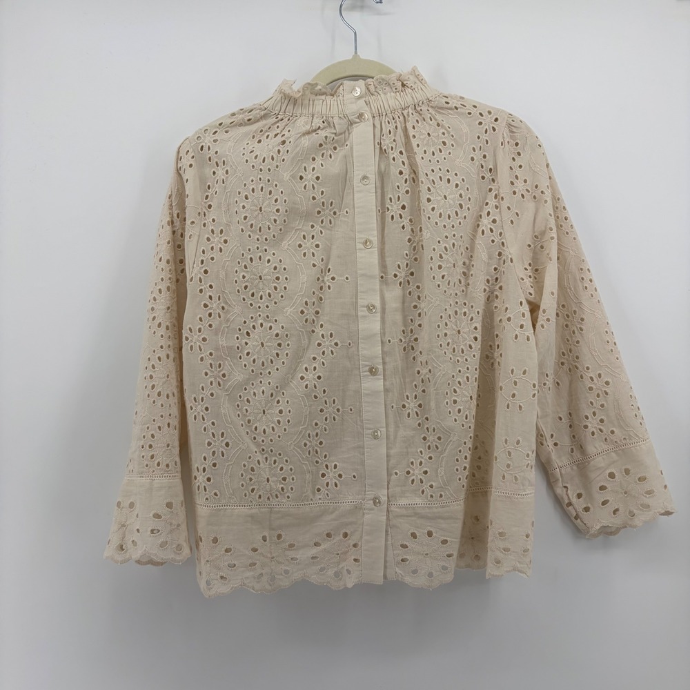 Jennifer & Grace Womens M Cream Cotton Eyelet Blouse Ruffle Neck Back Button Top - Picture 2 of 6